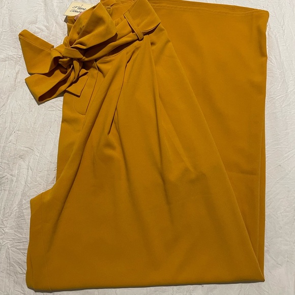 Pants - Wide Leg Pant